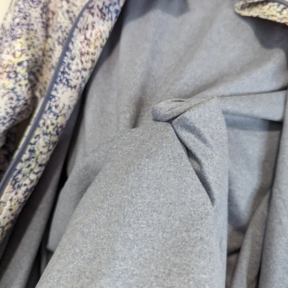 Athleta Girl Jacket XL 14 Full Zip Ice Storm Pattern Abstract Blue Jersey 1183